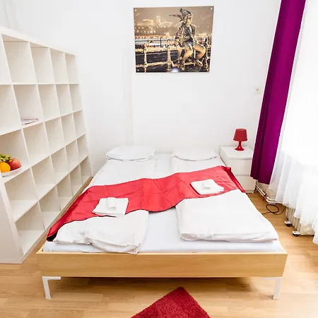 Grand Boulevard Apartment