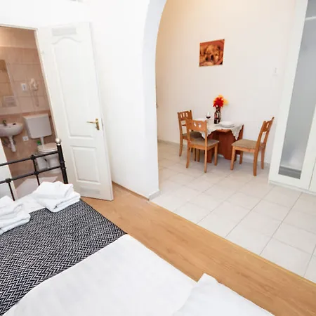 Grand Boulevard Apartment